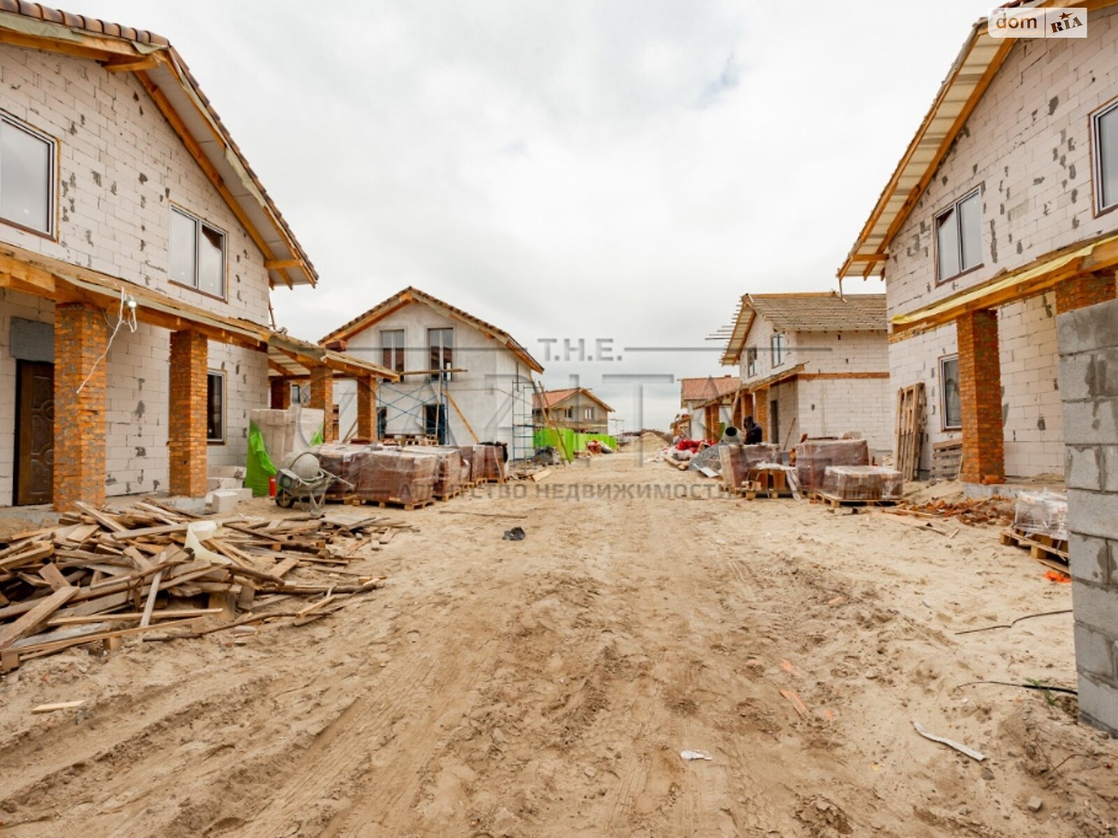 двоповерховий будинок без меблів, 200 кв. м, цегла. Продаж в Києві, район Дарницький фото 1