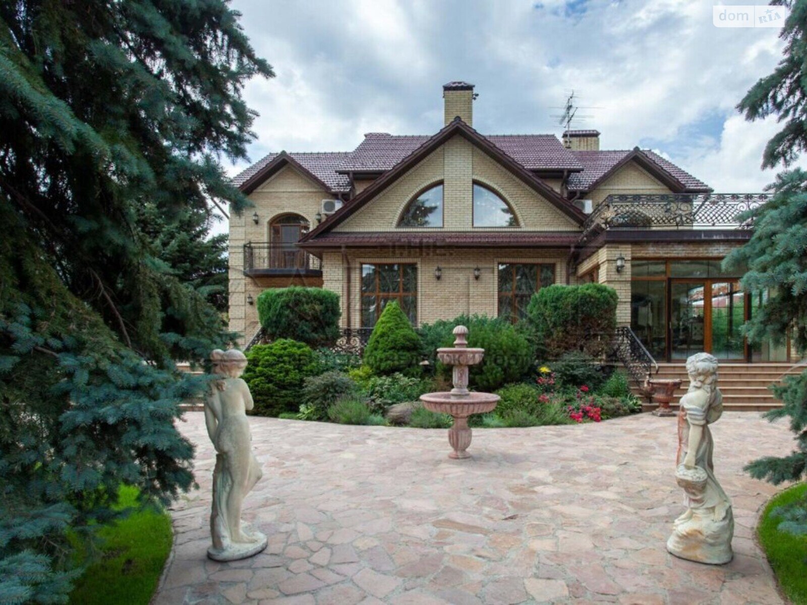 двухэтажный дом веранда, 600 кв. м, кирпич. Продажа в Киеве район Дарницкий фото 1