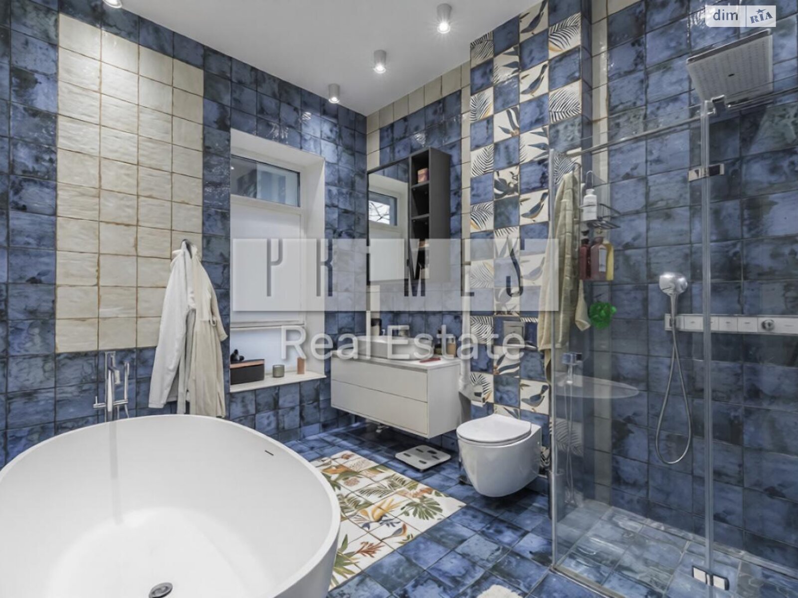 двухэтажный дом с отоплением, 300 кв. м, кирпич. Продажа в Киеве фото 1