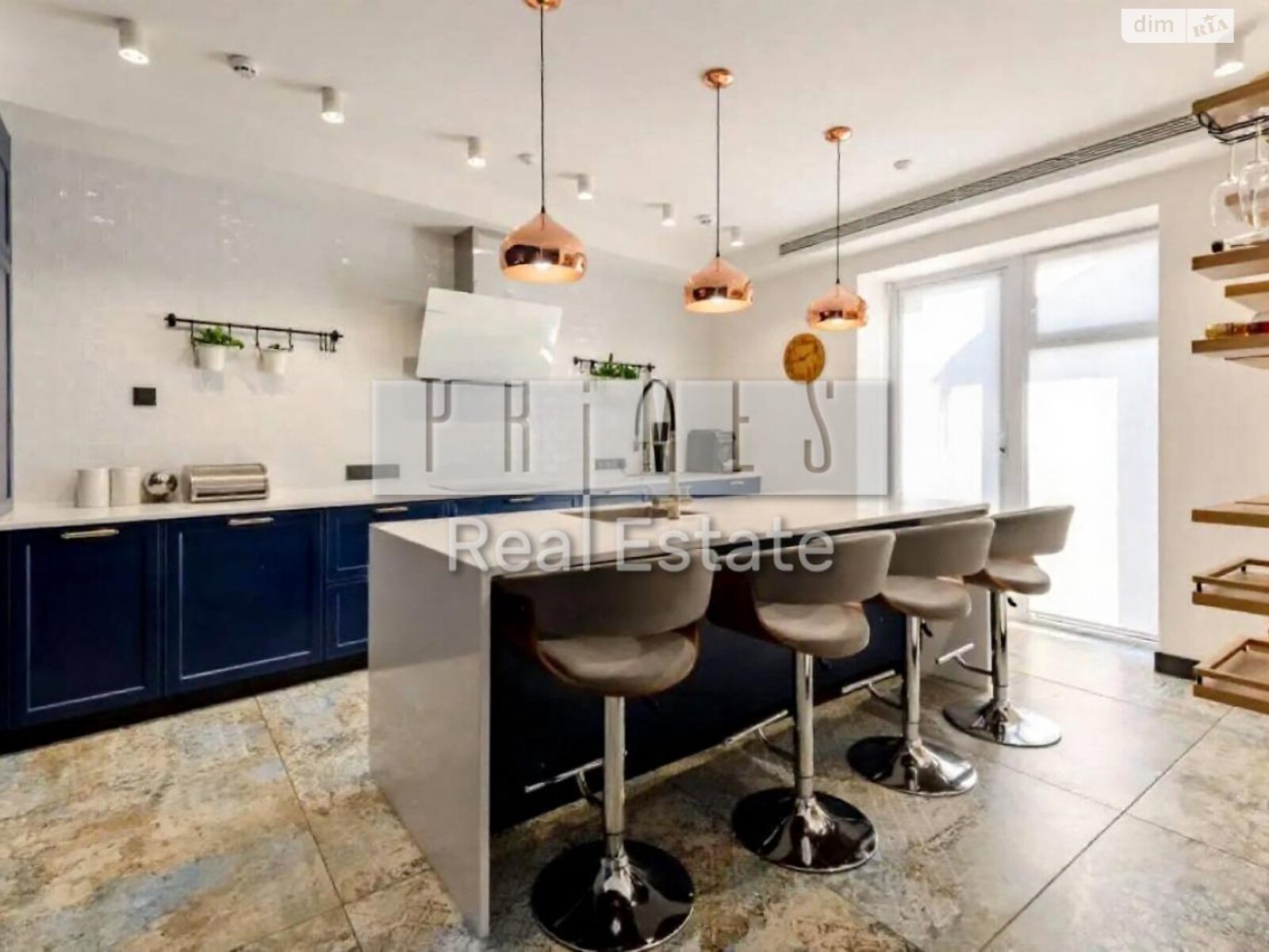 двухэтажный дом с отоплением, 300 кв. м, кирпич. Продажа в Киеве фото 1