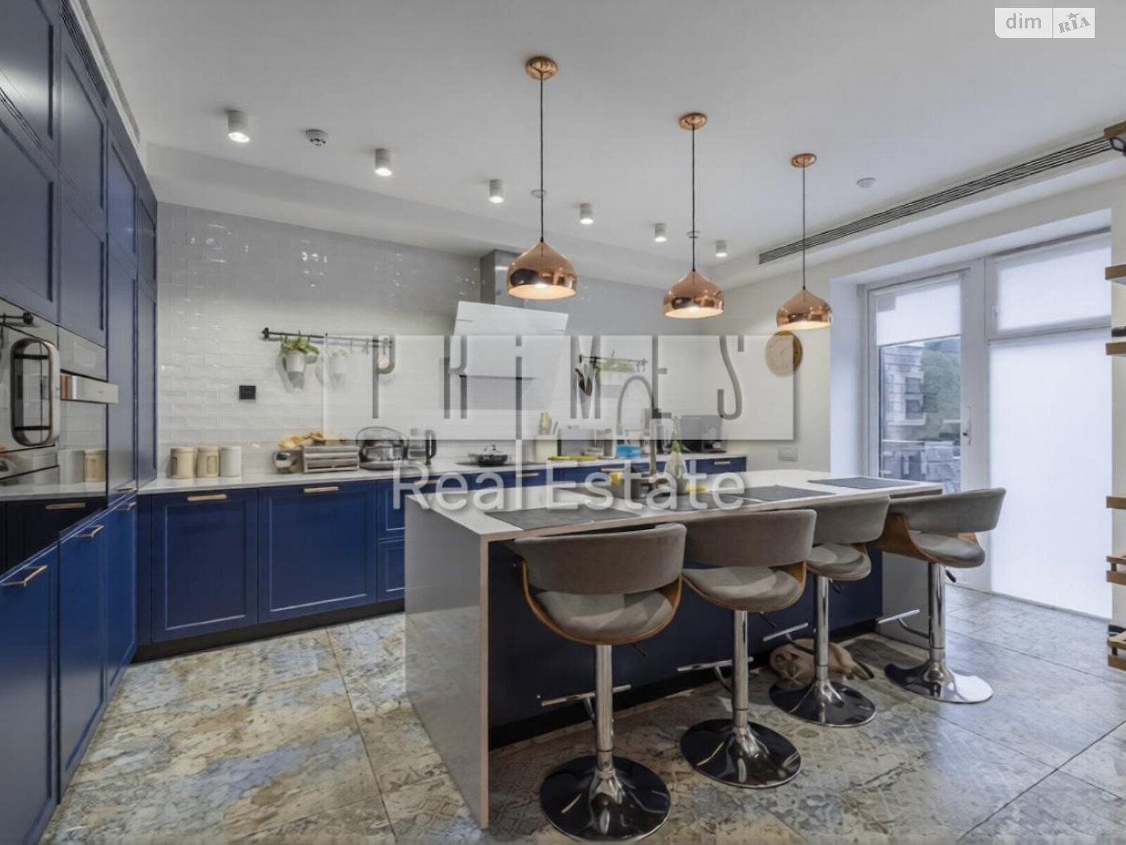 двухэтажный дом с отоплением, 300 кв. м, кирпич. Продажа в Киеве фото 1