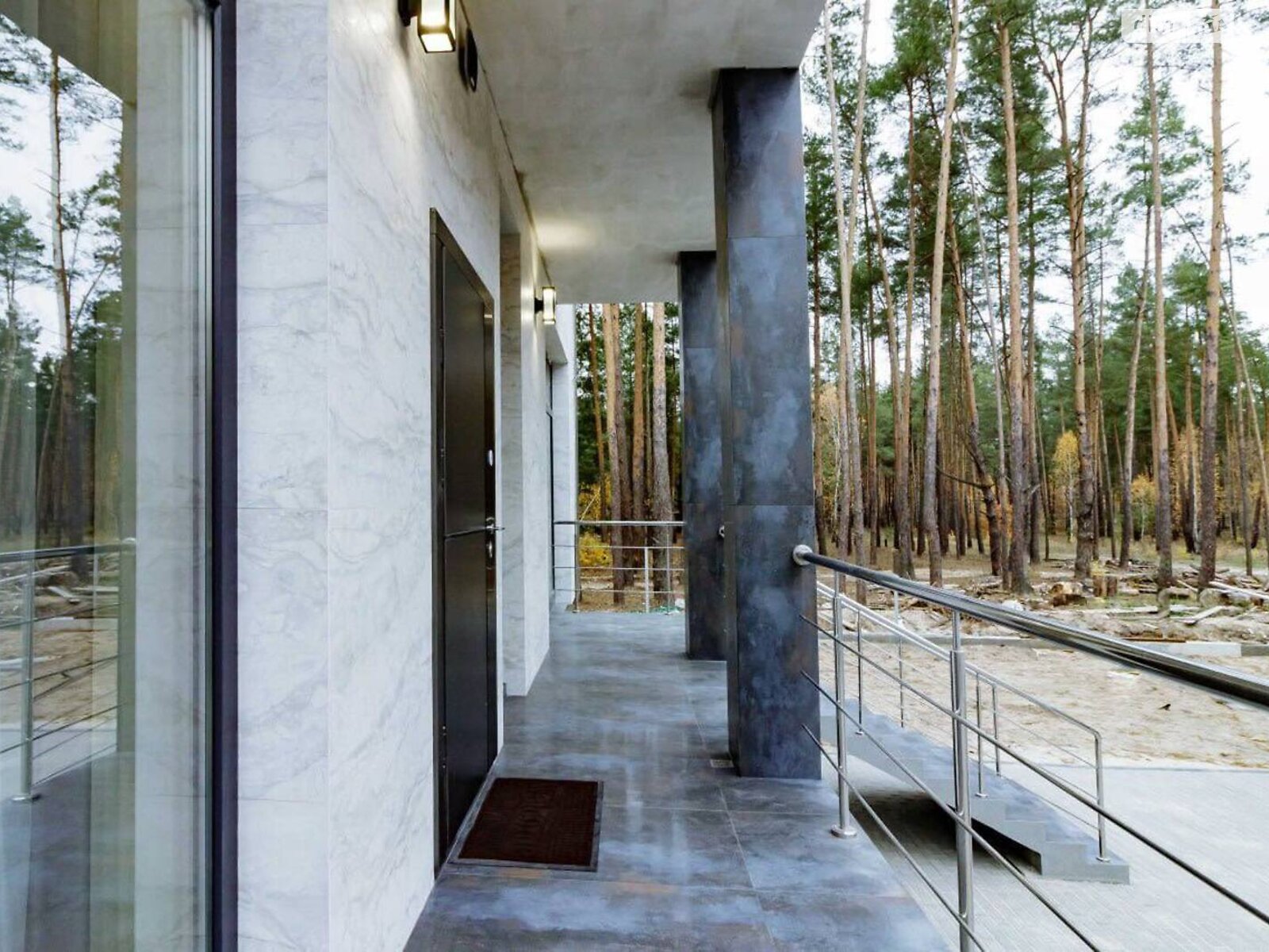 трехэтажный дом, 400 кв. м, керамический блок. Продажа в Киеве район Деснянский фото 1 трехэтажный дом, 400 кв. м, керамический блок. Продажа в Киеве район Деснянский фото 1
