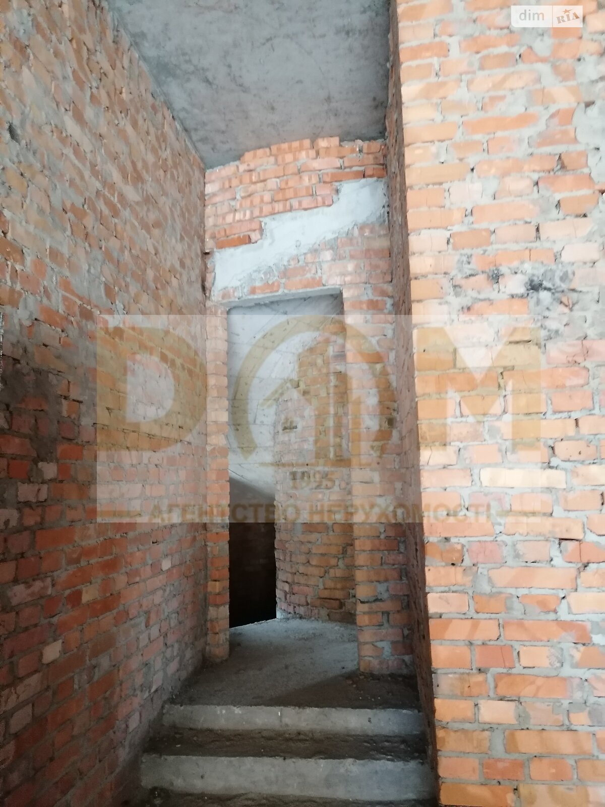 двоповерховий будинок з гаражем, 382 кв. м, цегла. Продаж в Києві, район Деснянський фото 1 двоповерховий будинок з гаражем, 382 кв. м, цегла. Продаж в Києві, район Деснянський фото 1