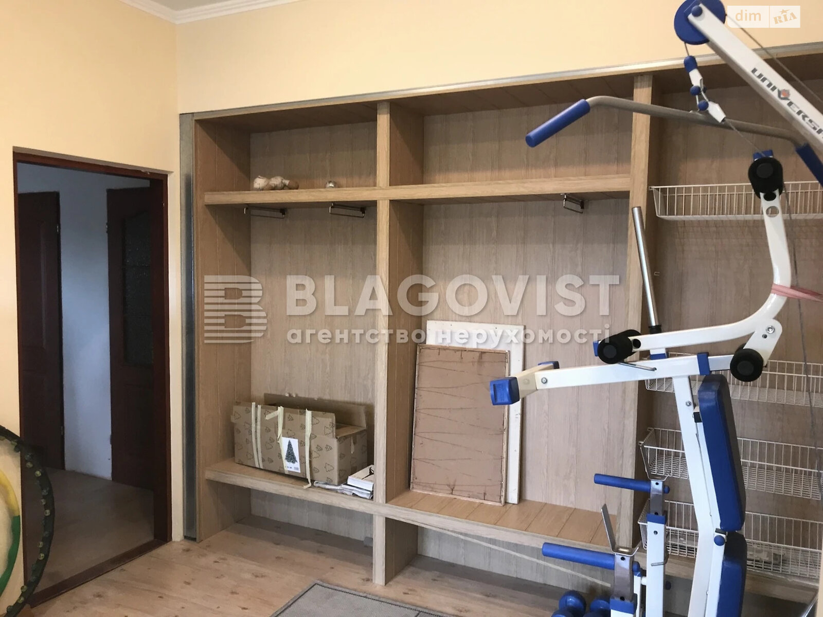 трехэтажный дом с гаражом, 408.6 кв. м, кирпич. Продажа в Киеве район Добрый Шлях фото 1