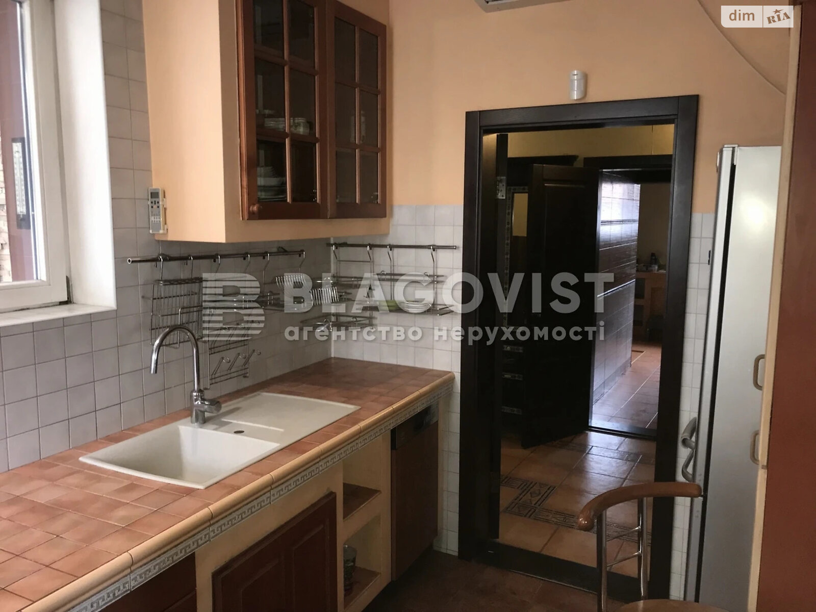 трехэтажный дом с гаражом, 408.6 кв. м, кирпич. Продажа в Киеве район Добрый Шлях фото 1