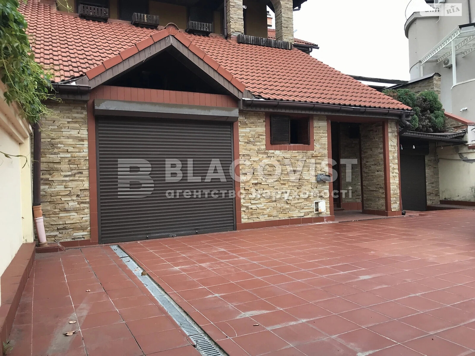 трехэтажный дом с гаражом, 408.6 кв. м, кирпич. Продажа в Киеве район Добрый Шлях фото 1