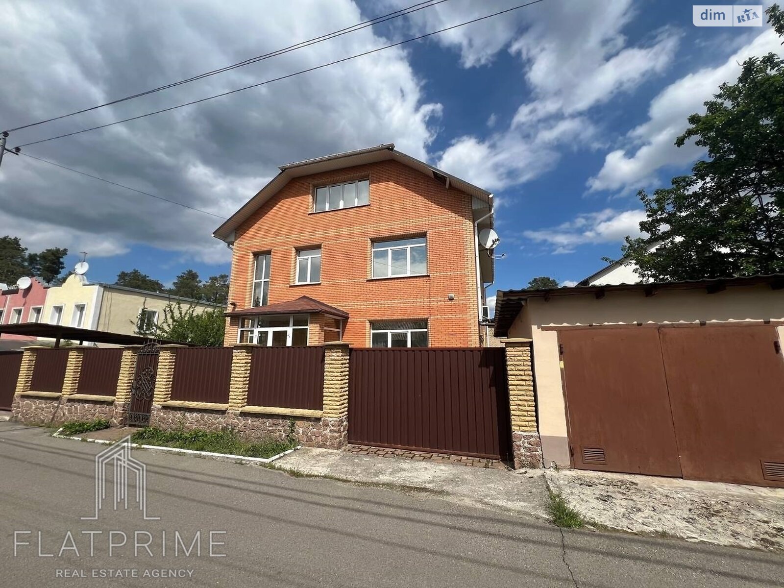 двухэтажный дом с верандой, 219.4 кв. м, кирпич. Продажа в Киеве район ДВРЗ фото 1 двухэтажный дом с верандой, 219.4 кв. м, кирпич. Продажа в Киеве район ДВРЗ фото 1