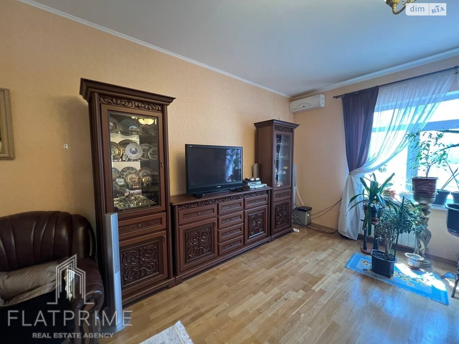 двухэтажный дом с верандой, 219.4 кв. м, кирпич. Продажа в Киеве район ДВРЗ фото 1 двухэтажный дом с верандой, 219.4 кв. м, кирпич. Продажа в Киеве район ДВРЗ фото 1