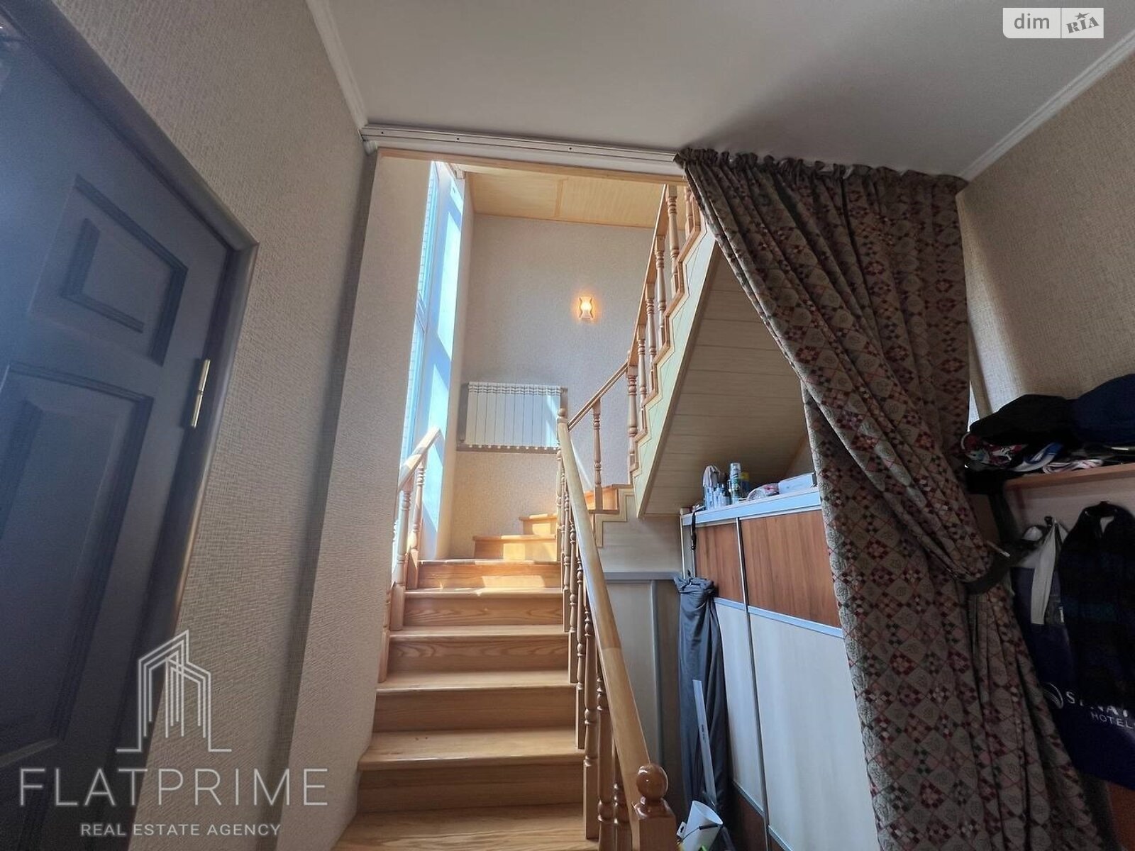 двухэтажный дом с верандой, 219.4 кв. м, кирпич. Продажа в Киеве район ДВРЗ фото 1 двухэтажный дом с верандой, 219.4 кв. м, кирпич. Продажа в Киеве район ДВРЗ фото 1