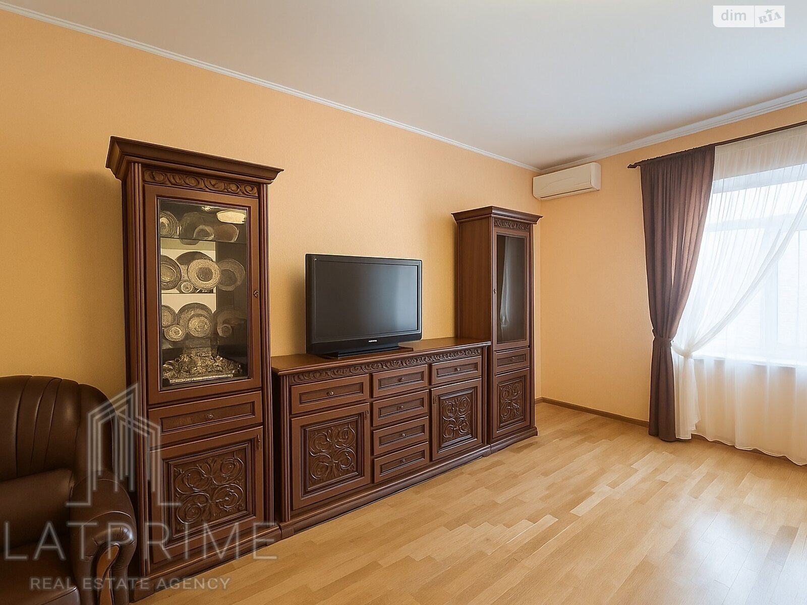 двухэтажный дом с верандой, 219.4 кв. м, кирпич. Продажа в Киеве район ДВРЗ фото 1 двухэтажный дом с верандой, 219.4 кв. м, кирпич. Продажа в Киеве район ДВРЗ фото 1