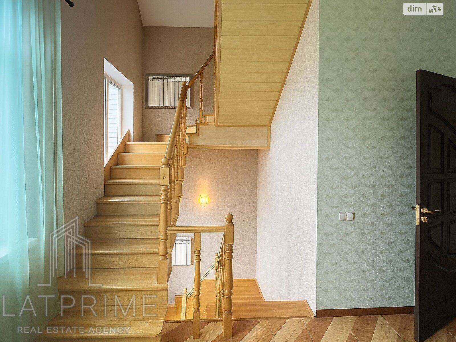 двухэтажный дом с верандой, 219.4 кв. м, кирпич. Продажа в Киеве район ДВРЗ фото 1 двухэтажный дом с верандой, 219.4 кв. м, кирпич. Продажа в Киеве район ДВРЗ фото 1