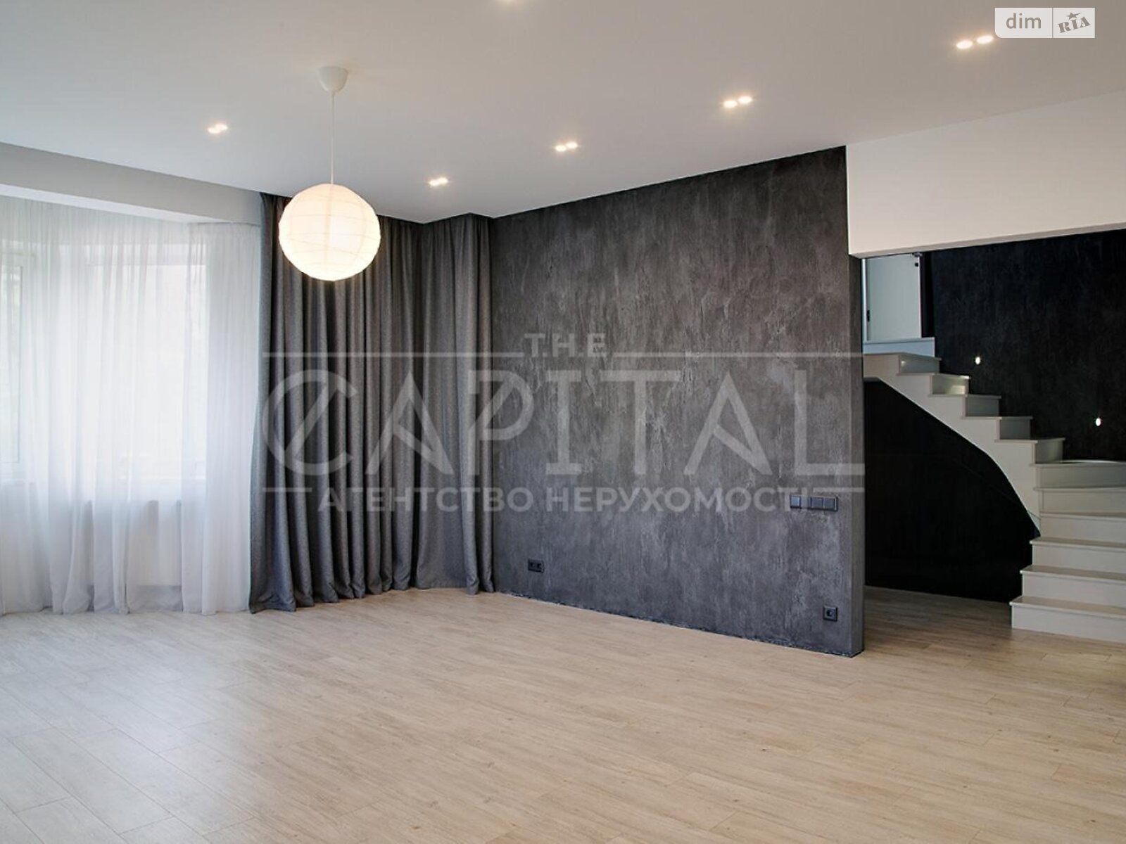 двухэтажный дом с гаражом, 337 кв. м, кирпич. Продажа в Киеве фото 1