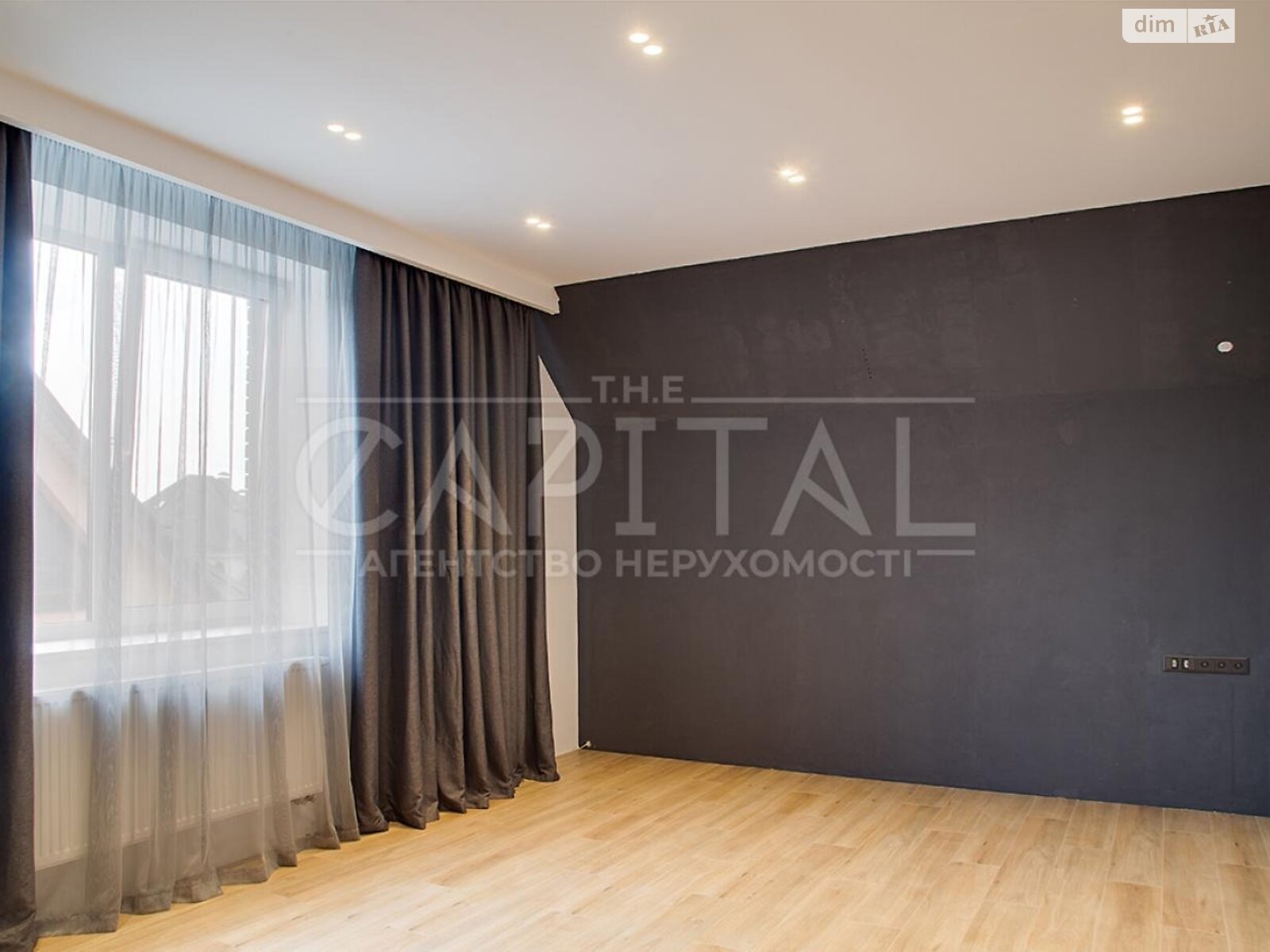 двухэтажный дом с гаражом, 337 кв. м, кирпич. Продажа в Киеве фото 1