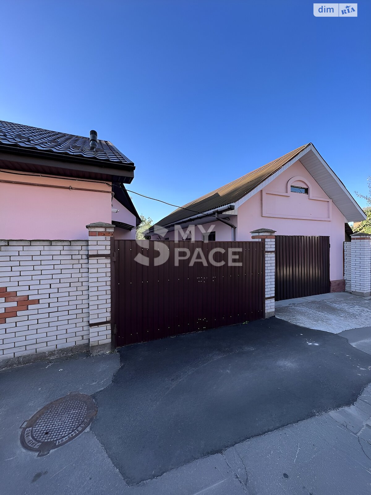 двоповерховий будинок з гаражем, 135 кв. м, цегла. Продаж в Києві, район Голосіїв фото 1 двоповерховий будинок з гаражем, 135 кв. м, цегла. Продаж в Києві, район Голосіїв фото 1