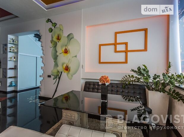 двухэтажный дом с камином, 140 кв. м, кирпич. Продажа в Киеве район Голосеевский фото 1 двухэтажный дом с камином, 140 кв. м, кирпич. Продажа в Киеве район Голосеевский фото 1