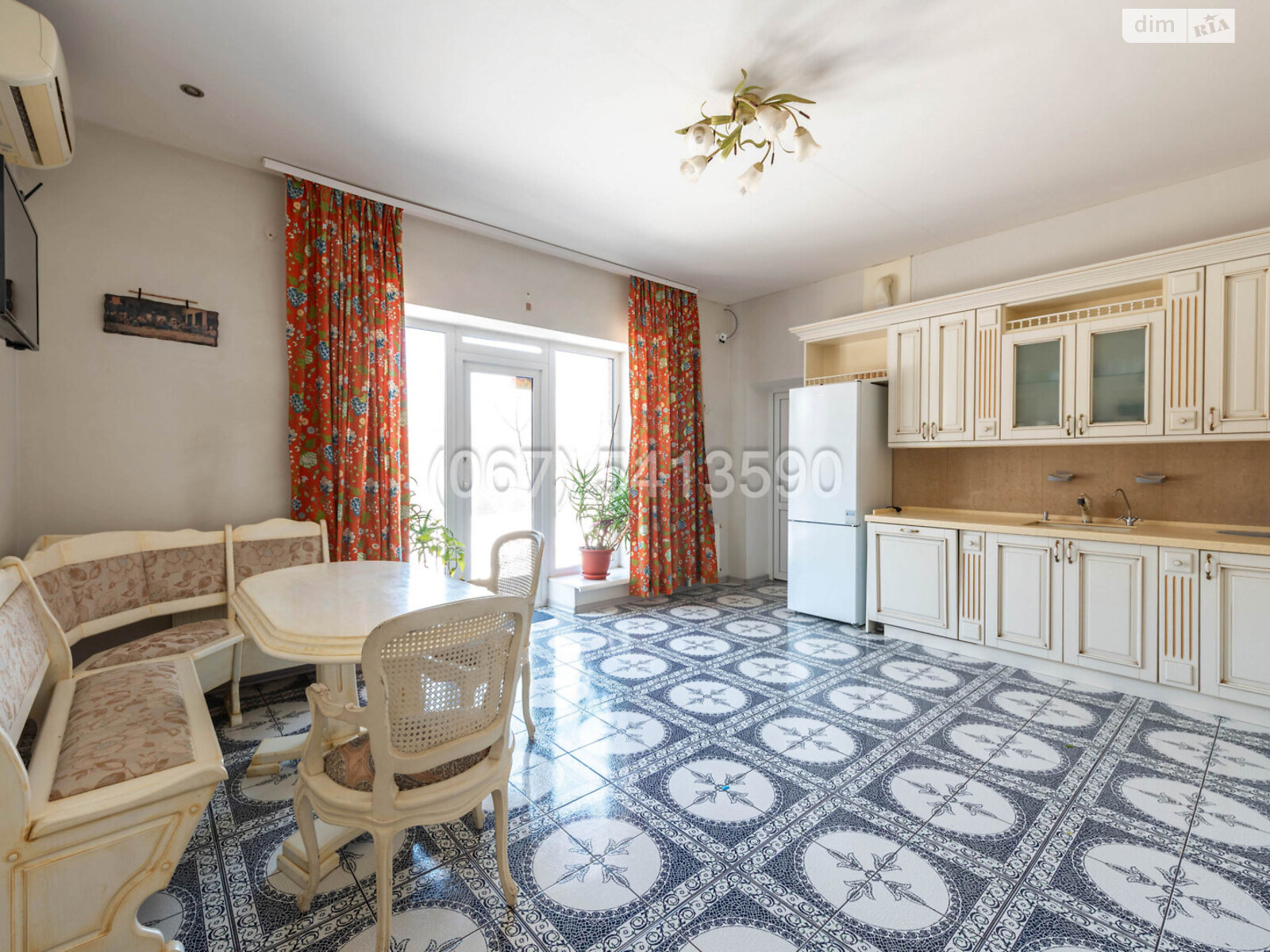 триповерховий будинок з балконом, 480.5 кв. м, цегла. Продаж в Києві, район Голосіївський фото 1 триповерховий будинок з балконом, 480.5 кв. м, цегла. Продаж в Києві, район Голосіївський фото 1