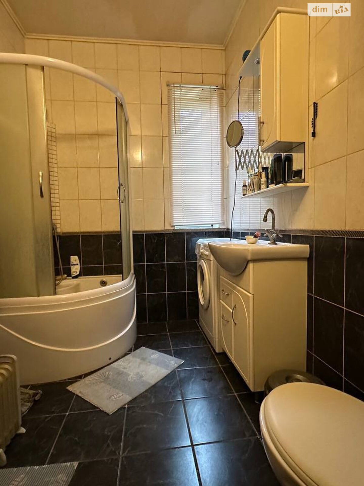 трехэтажный дом, 180 кв. м, кирпич. Продажа в Киеве район Голосеевский фото 1 трехэтажный дом, 180 кв. м, кирпич. Продажа в Киеве район Голосеевский фото 1