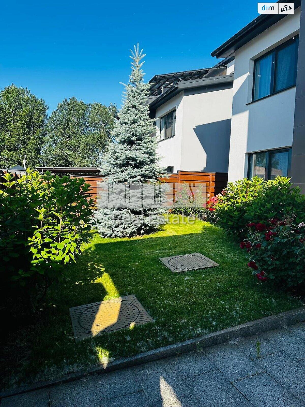 трехэтажный дом с балконом, 210 кв. м, кирпич. Продажа в Киеве район Голосеевский фото 1 трехэтажный дом с балконом, 210 кв. м, кирпич. Продажа в Киеве район Голосеевский фото 1