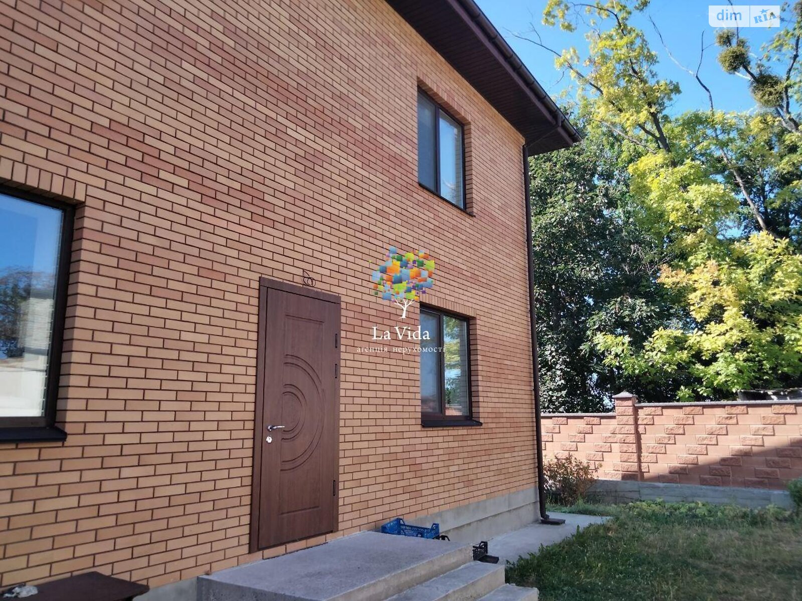 трехэтажный дом, 400 кв. м, кирпич. Продажа в Киеве район Голосеевский фото 1