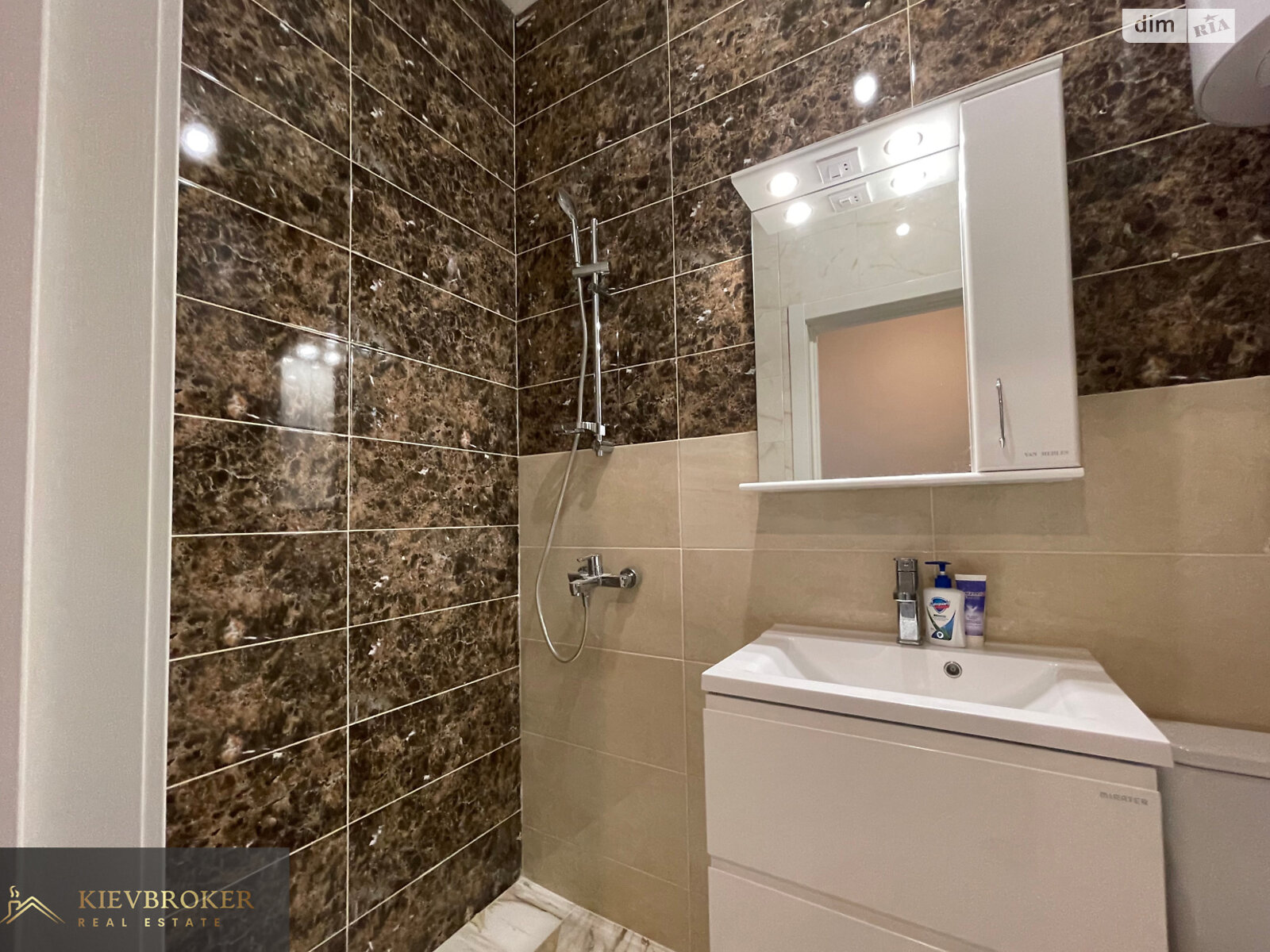 двухэтажный дом, 162 кв. м, газобетон. Продажа в Киеве район Голосеевский фото 1 двухэтажный дом, 162 кв. м, газобетон. Продажа в Киеве район Голосеевский фото 1