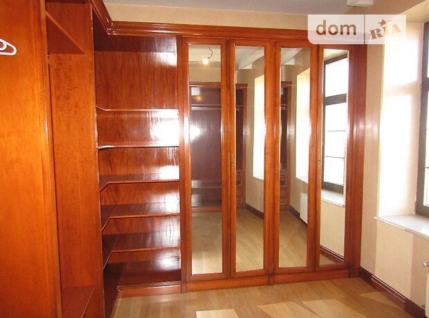 триповерховий будинок з каміном, 760 кв. м, цегла. Продаж в Києві, район Голосіївський фото 1 триповерховий будинок з каміном, 760 кв. м, цегла. Продаж в Києві, район Голосіївський фото 1