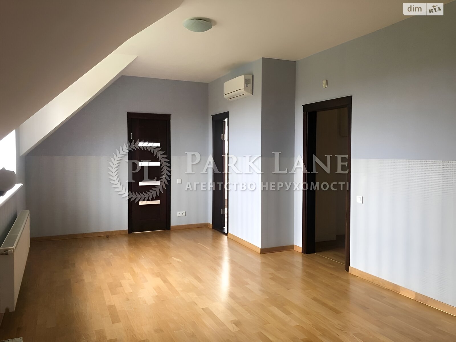двухэтажный дом с гаражом, 298 кв. м, кирпич. Продажа в Киеве район Голосеевский фото 1 двухэтажный дом с гаражом, 298 кв. м, кирпич. Продажа в Киеве район Голосеевский фото 1