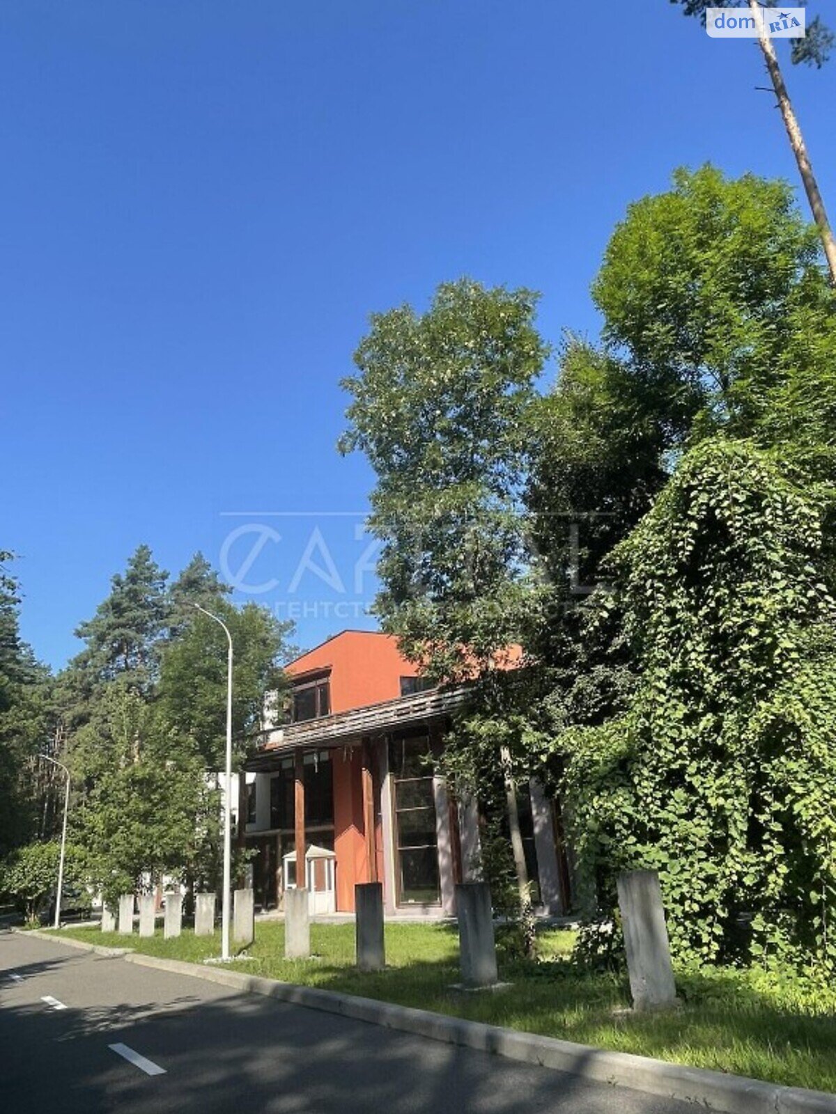 триповерховий будинок з гаражем, 1200 кв. м, цегла. Продаж в Києві, район Голосіївський фото 1 триповерховий будинок з гаражем, 1200 кв. м, цегла. Продаж в Києві, район Голосіївський фото 1