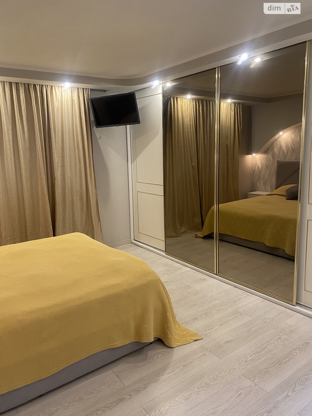 двухэтажный дом с отоплением, 280 кв. м, кирпич. Продажа в Киеве район Голосеевский фото 1 двухэтажный дом с отоплением, 280 кв. м, кирпич. Продажа в Киеве район Голосеевский фото 1