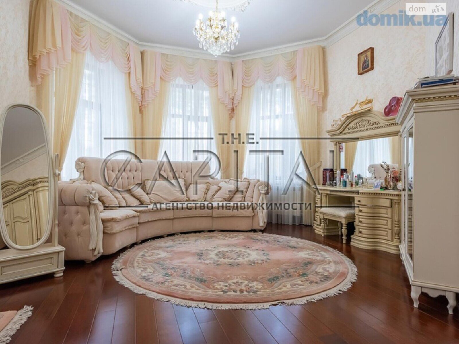 трехэтажный дом с гаражом, 1001 кв. м, кирпич. Продажа в Киеве район Голосеевский фото 1