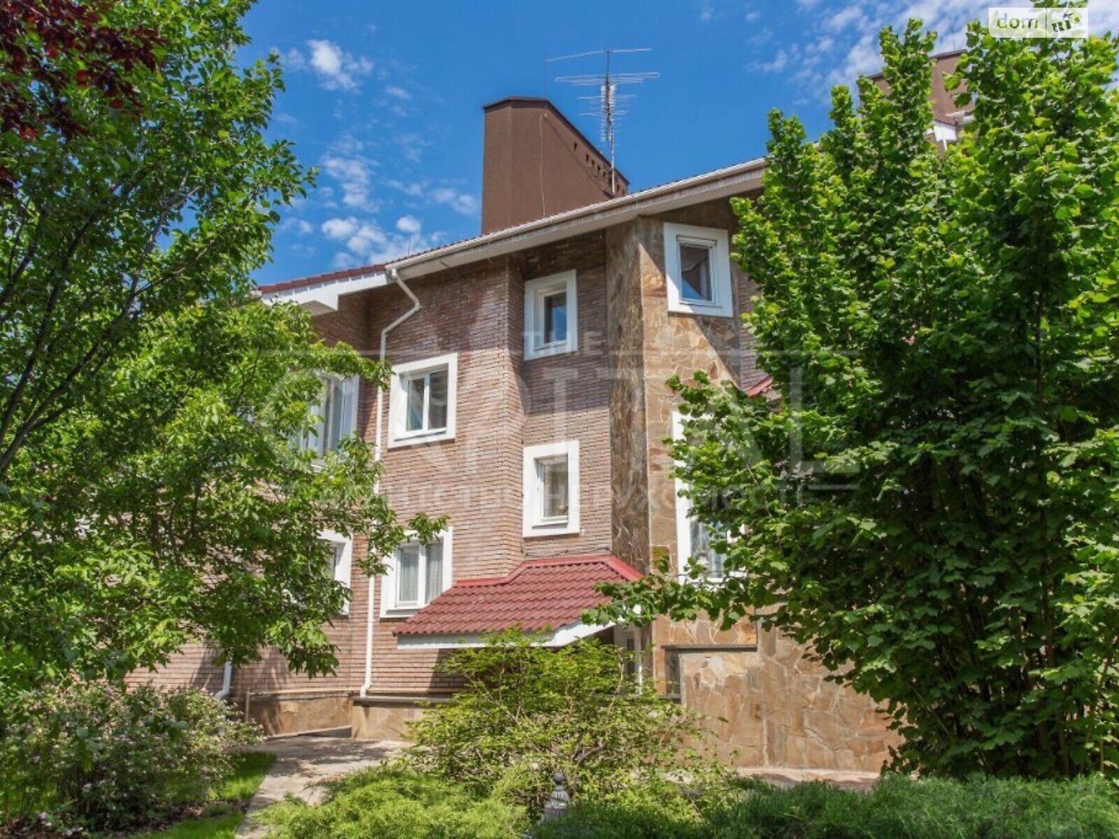 триповерховий будинок, 700 кв. м, цегла. Продаж в Києві, район Голосіївський фото 1 триповерховий будинок, 700 кв. м, цегла. Продаж в Києві, район Голосіївський фото 1