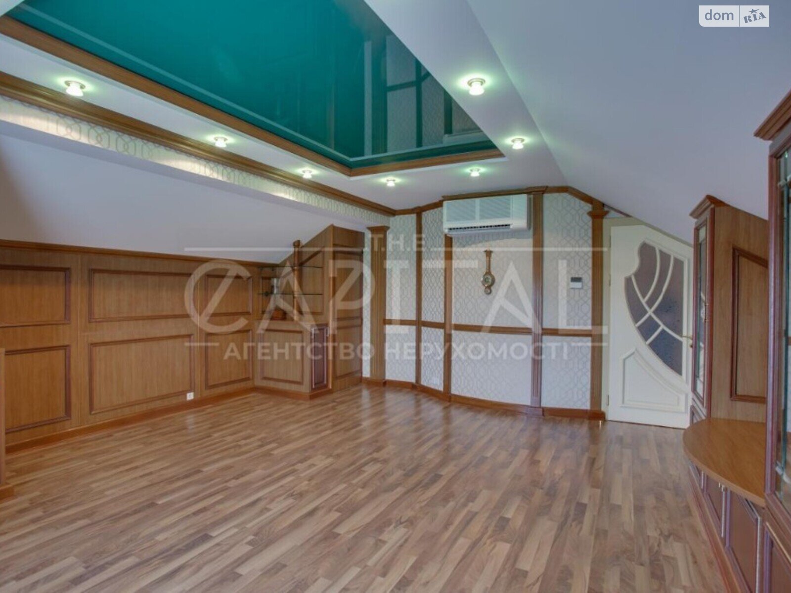 триповерховий будинок, 700 кв. м, цегла. Продаж в Києві, район Голосіївський фото 1 триповерховий будинок, 700 кв. м, цегла. Продаж в Києві, район Голосіївський фото 1