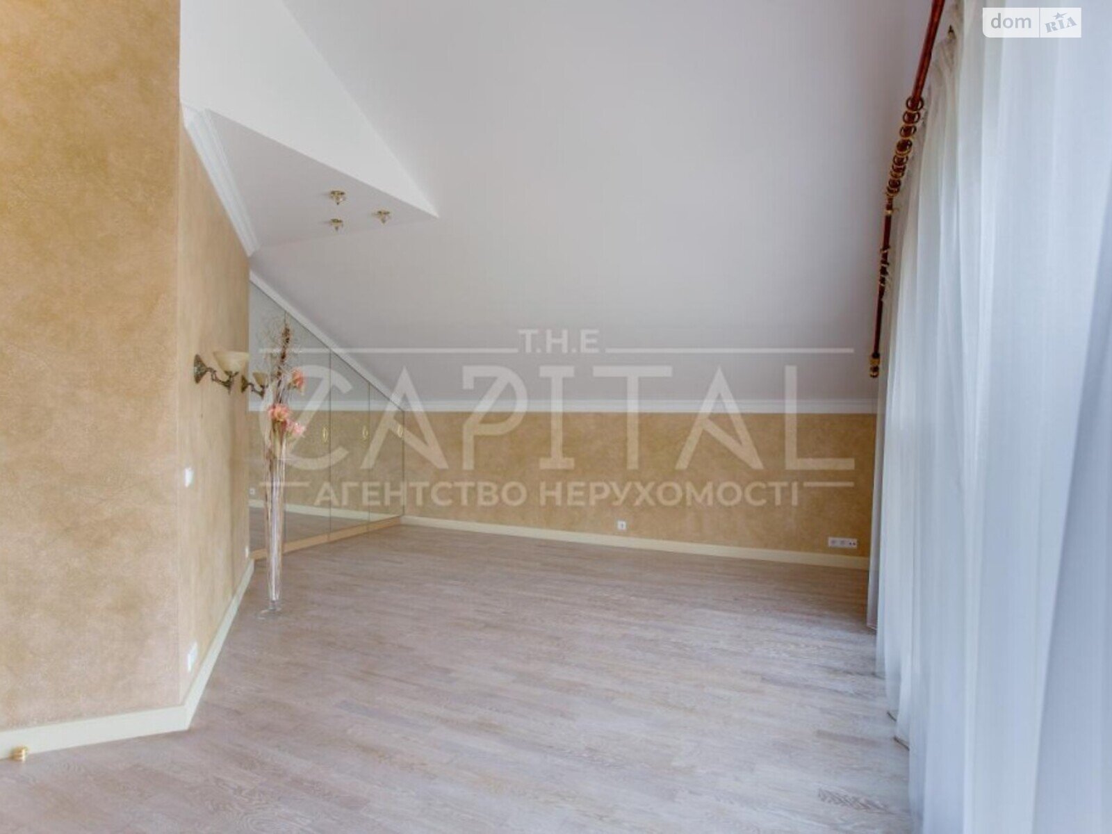 триповерховий будинок, 700 кв. м, цегла. Продаж в Києві, район Голосіївський фото 1 триповерховий будинок, 700 кв. м, цегла. Продаж в Києві, район Голосіївський фото 1