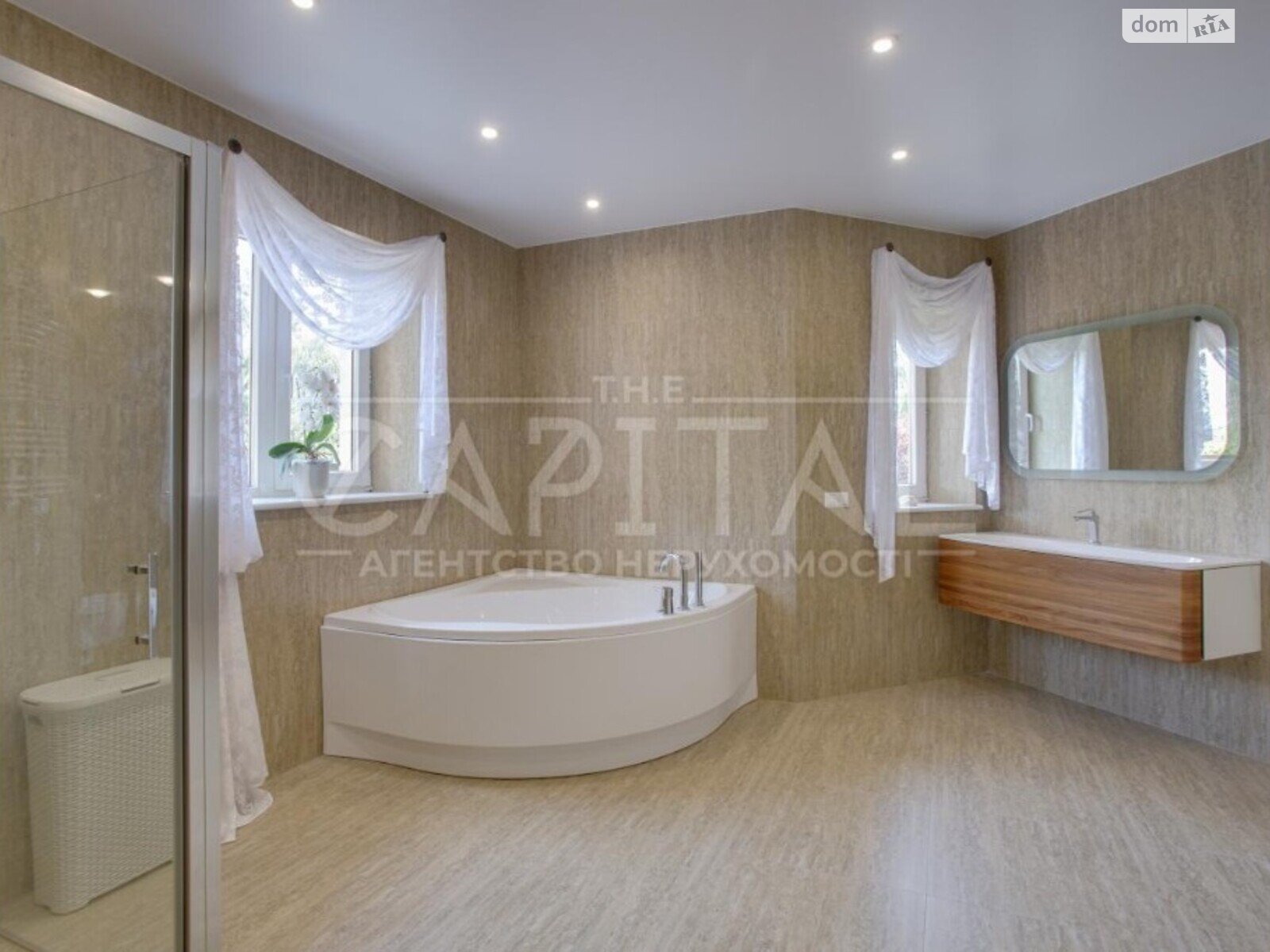 триповерховий будинок, 700 кв. м, цегла. Продаж в Києві, район Голосіївський фото 1 триповерховий будинок, 700 кв. м, цегла. Продаж в Києві, район Голосіївський фото 1