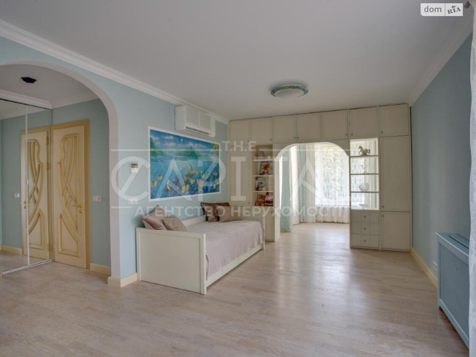 триповерховий будинок, 700 кв. м, цегла. Продаж в Києві, район Голосіївський фото 1 триповерховий будинок, 700 кв. м, цегла. Продаж в Києві, район Голосіївський фото 1