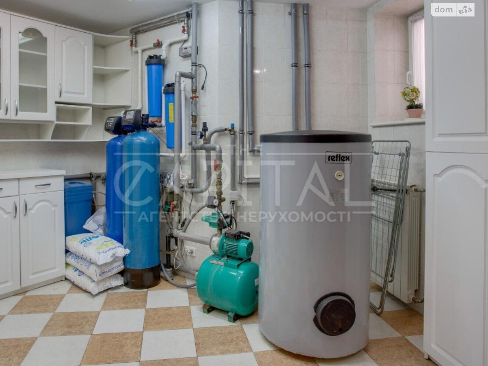 триповерховий будинок, 700 кв. м, цегла. Продаж в Києві, район Голосіївський фото 1 триповерховий будинок, 700 кв. м, цегла. Продаж в Києві, район Голосіївський фото 1