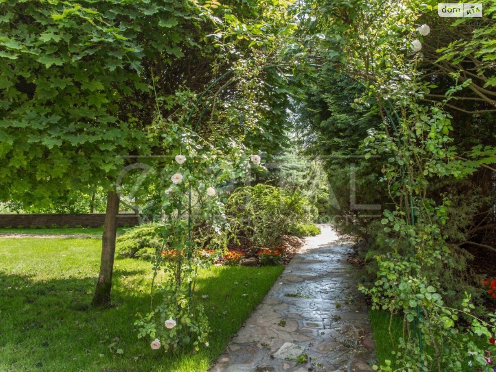 триповерховий будинок, 700 кв. м, цегла. Продаж в Києві, район Голосіївський фото 1 триповерховий будинок, 700 кв. м, цегла. Продаж в Києві, район Голосіївський фото 1