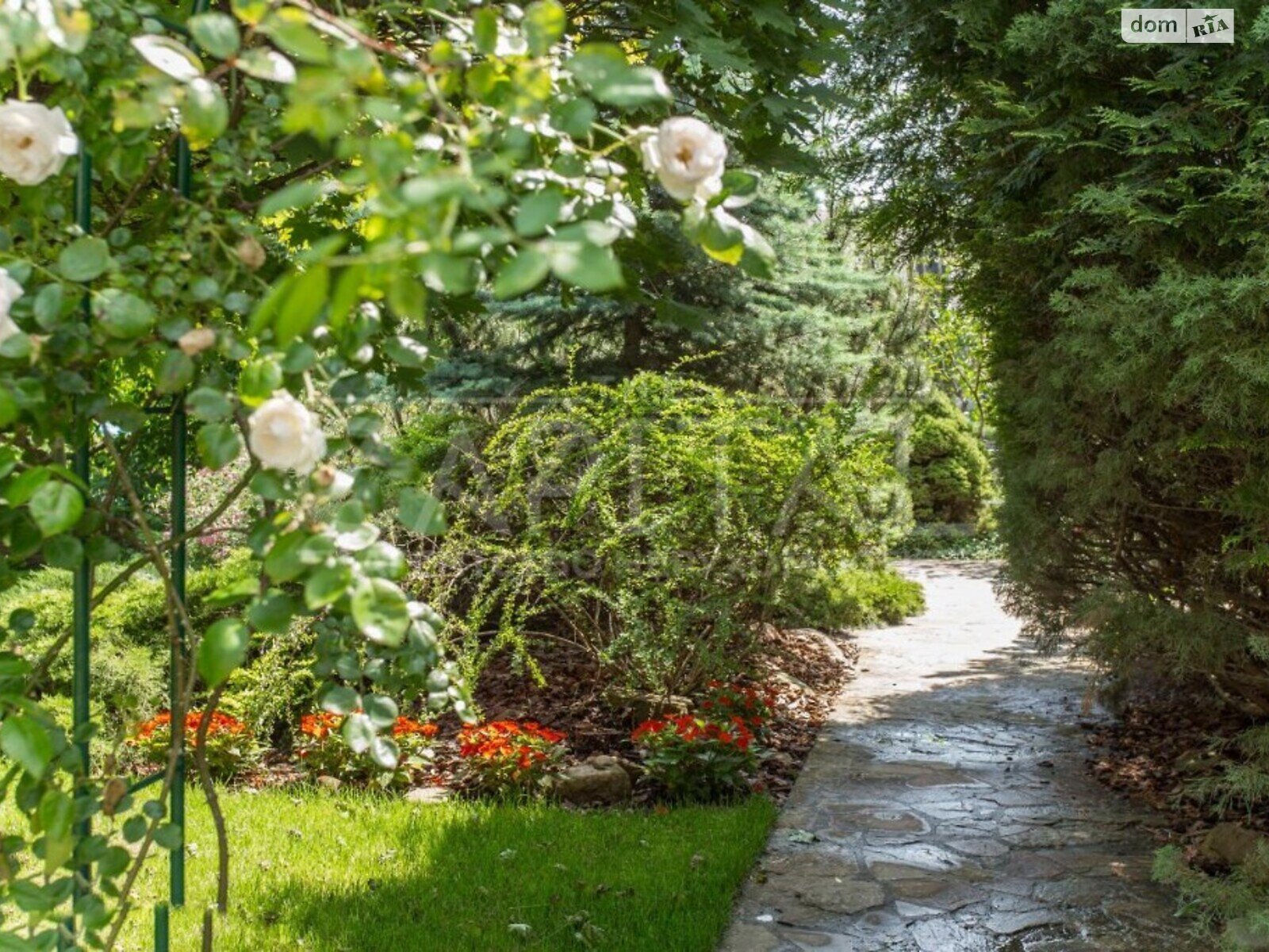 триповерховий будинок, 700 кв. м, цегла. Продаж в Києві, район Голосіївський фото 1 триповерховий будинок, 700 кв. м, цегла. Продаж в Києві, район Голосіївський фото 1