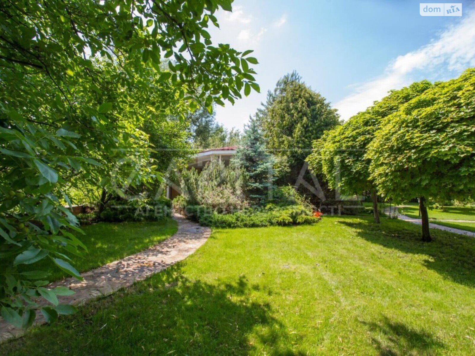 триповерховий будинок, 700 кв. м, цегла. Продаж в Києві, район Голосіївський фото 1 триповерховий будинок, 700 кв. м, цегла. Продаж в Києві, район Голосіївський фото 1