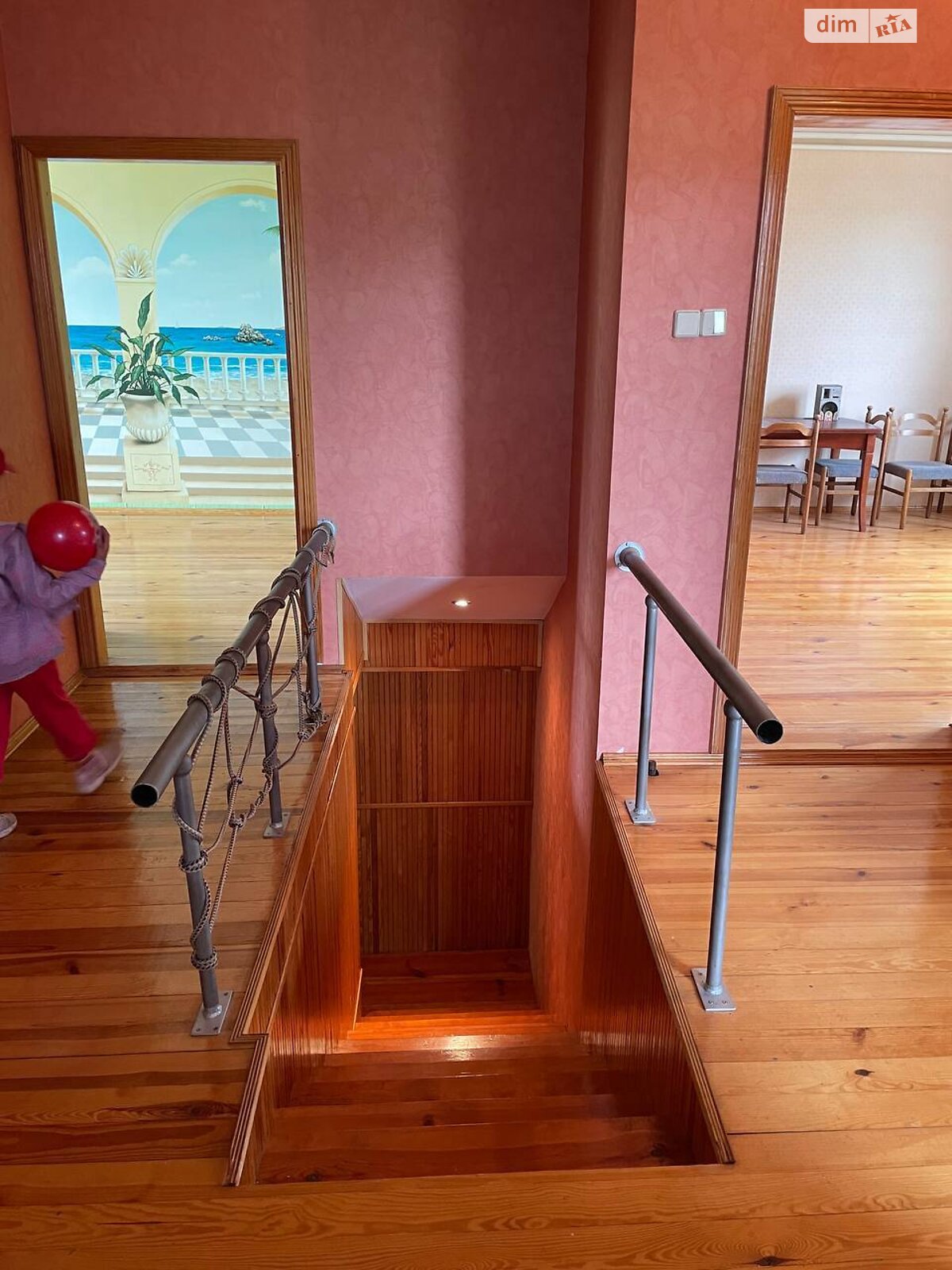 трехэтажный дом с балконом, 291.9 кв. м, кирпич. Продажа в Киеве район Харьковский Массив фото 1 трехэтажный дом с балконом, 291.9 кв. м, кирпич. Продажа в Киеве район Харьковский Массив фото 1