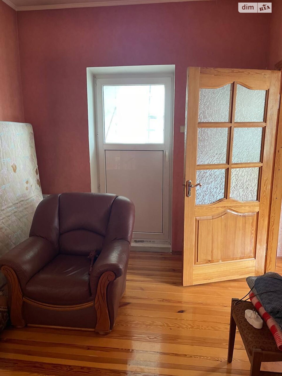 трехэтажный дом с балконом, 291.9 кв. м, кирпич. Продажа в Киеве район Харьковский Массив фото 1 трехэтажный дом с балконом, 291.9 кв. м, кирпич. Продажа в Киеве район Харьковский Массив фото 1