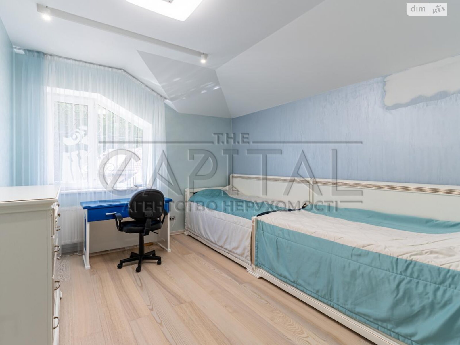 двоповерховий будинок з верандою, 228 кв. м, цегла. Продаж в Києві фото 1 двоповерховий будинок з верандою, 228 кв. м, цегла. Продаж в Києві фото 1
