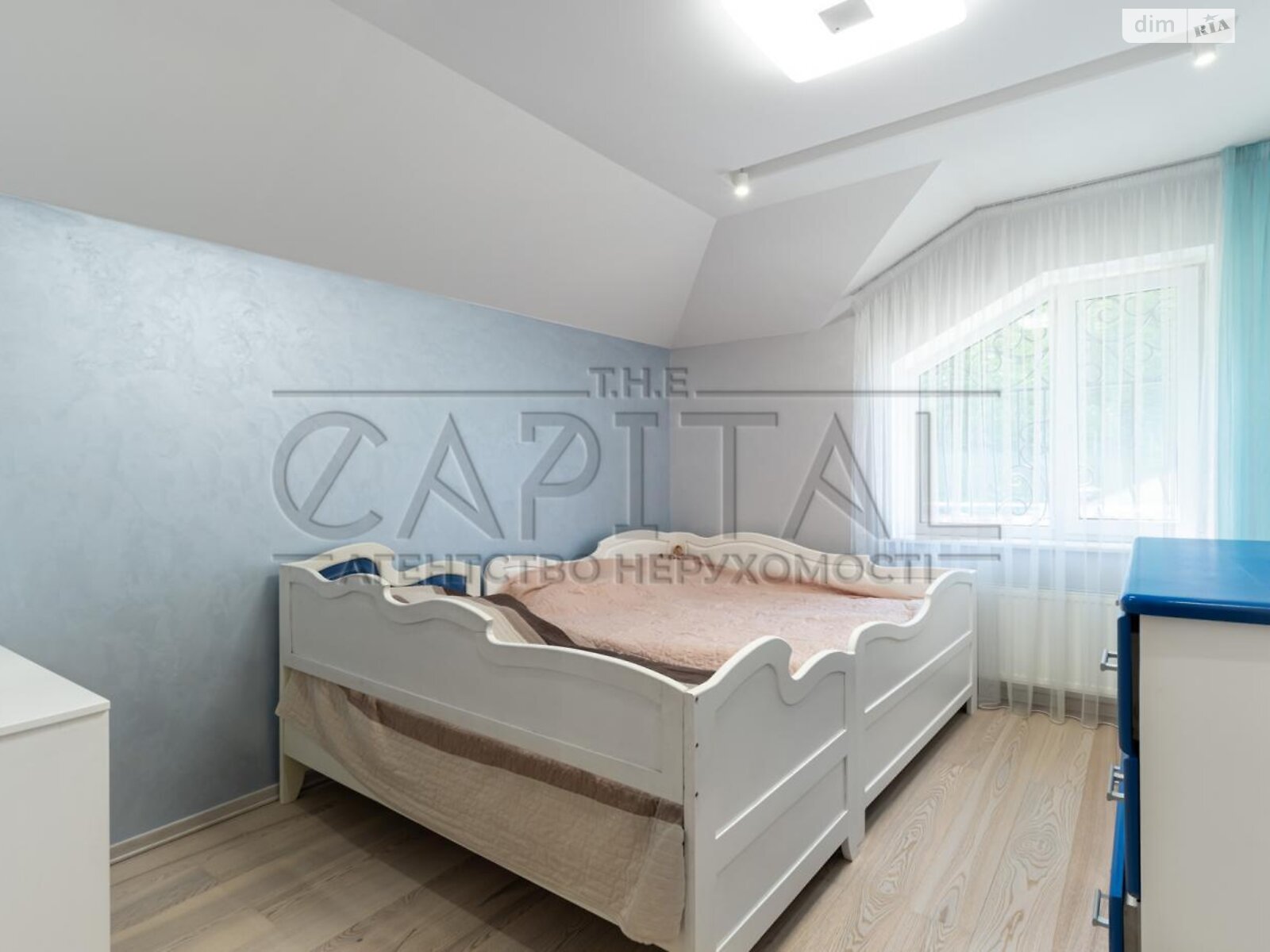 двоповерховий будинок з верандою, 228 кв. м, цегла. Продаж в Києві фото 1 двоповерховий будинок з верандою, 228 кв. м, цегла. Продаж в Києві фото 1