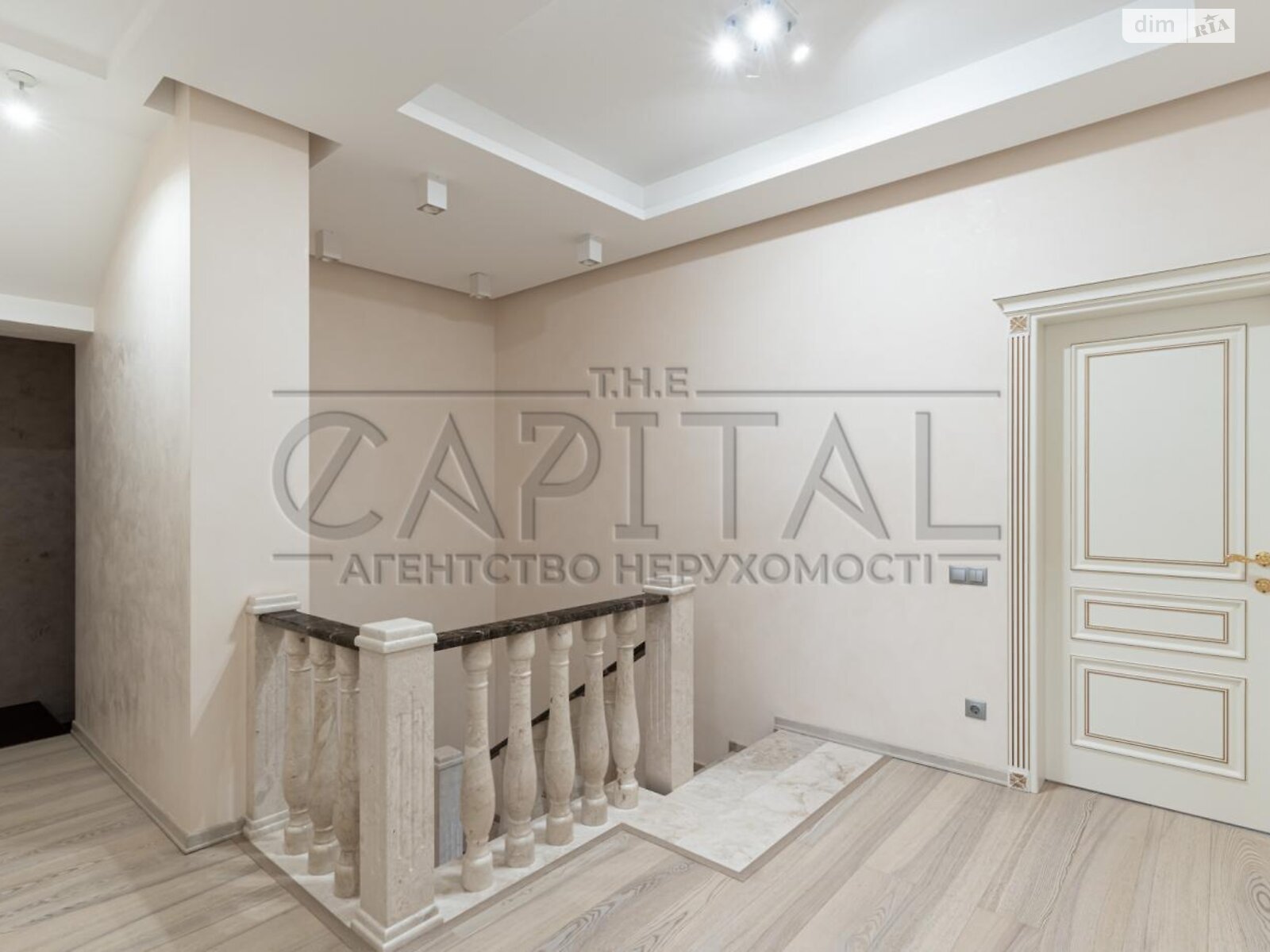 двоповерховий будинок з верандою, 228 кв. м, цегла. Продаж в Києві фото 1 двоповерховий будинок з верандою, 228 кв. м, цегла. Продаж в Києві фото 1