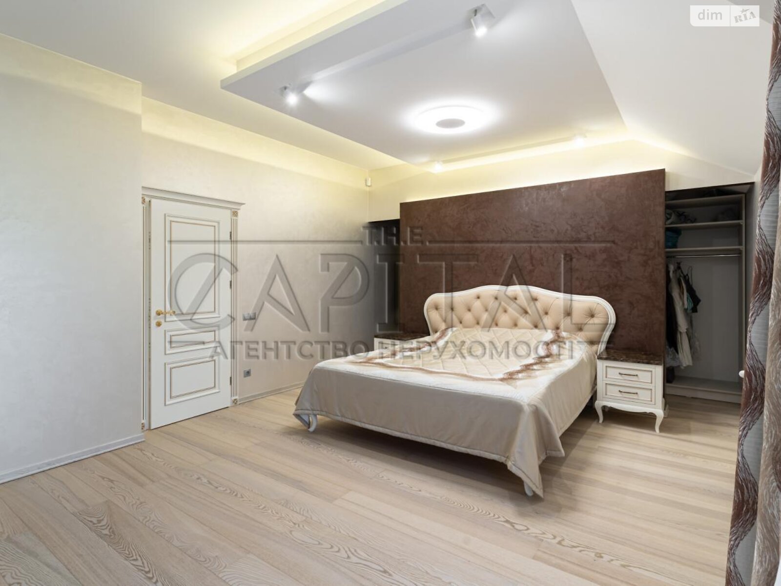 двоповерховий будинок з верандою, 228 кв. м, цегла. Продаж в Києві фото 1 двоповерховий будинок з верандою, 228 кв. м, цегла. Продаж в Києві фото 1