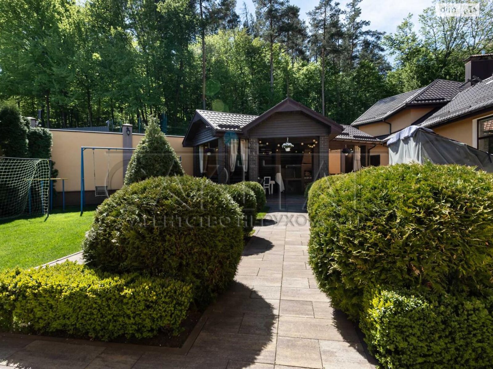двоповерховий будинок з верандою, 228 кв. м, цегла. Продаж в Києві фото 1 двоповерховий будинок з верандою, 228 кв. м, цегла. Продаж в Києві фото 1