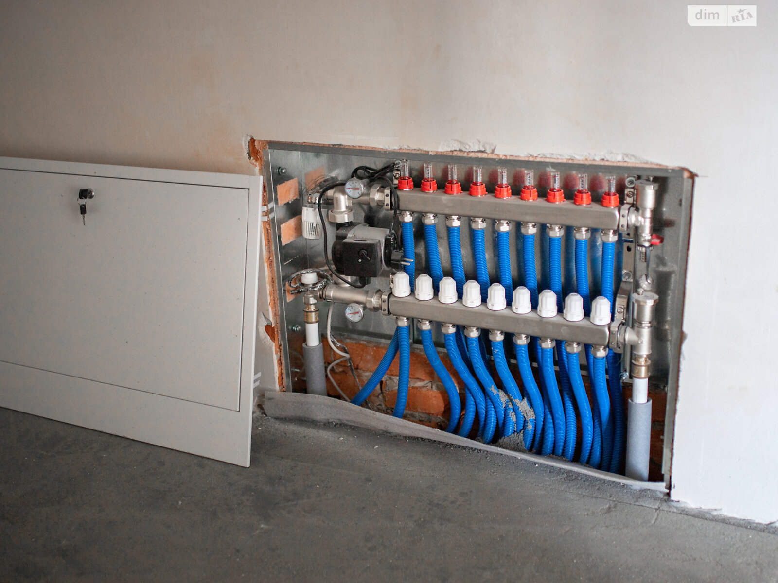 двоповерховий будинок з опаленням, 200 кв. м, цегла. Продаж в Києві, район Жуляни фото 1 двоповерховий будинок з опаленням, 200 кв. м, цегла. Продаж в Києві, район Жуляни фото 1