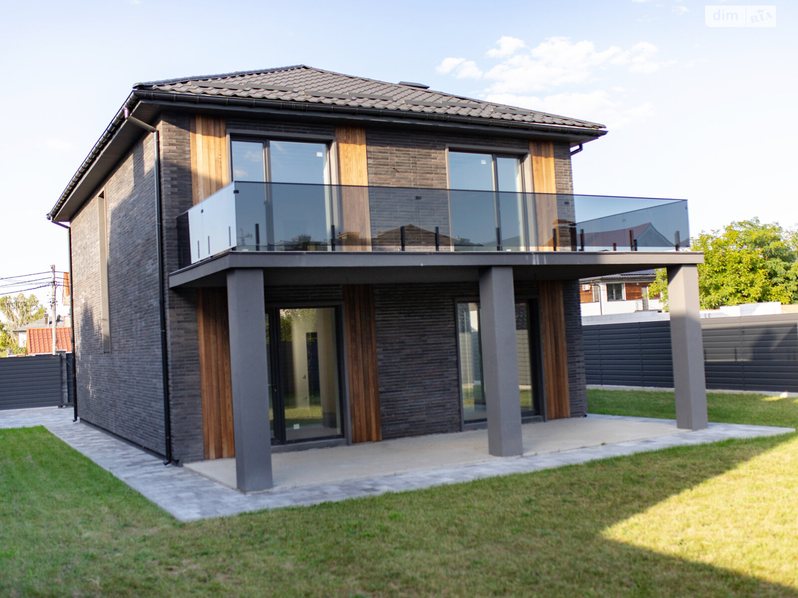 двоповерховий будинок з опаленням, 200 кв. м, цегла. Продаж в Києві, район Жуляни фото 1 двоповерховий будинок з опаленням, 200 кв. м, цегла. Продаж в Києві, район Жуляни фото 1