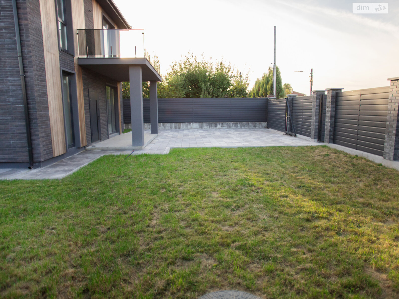 двоповерховий будинок з опаленням, 200 кв. м, цегла. Продаж в Києві, район Жуляни фото 1 двоповерховий будинок з опаленням, 200 кв. м, цегла. Продаж в Києві, район Жуляни фото 1