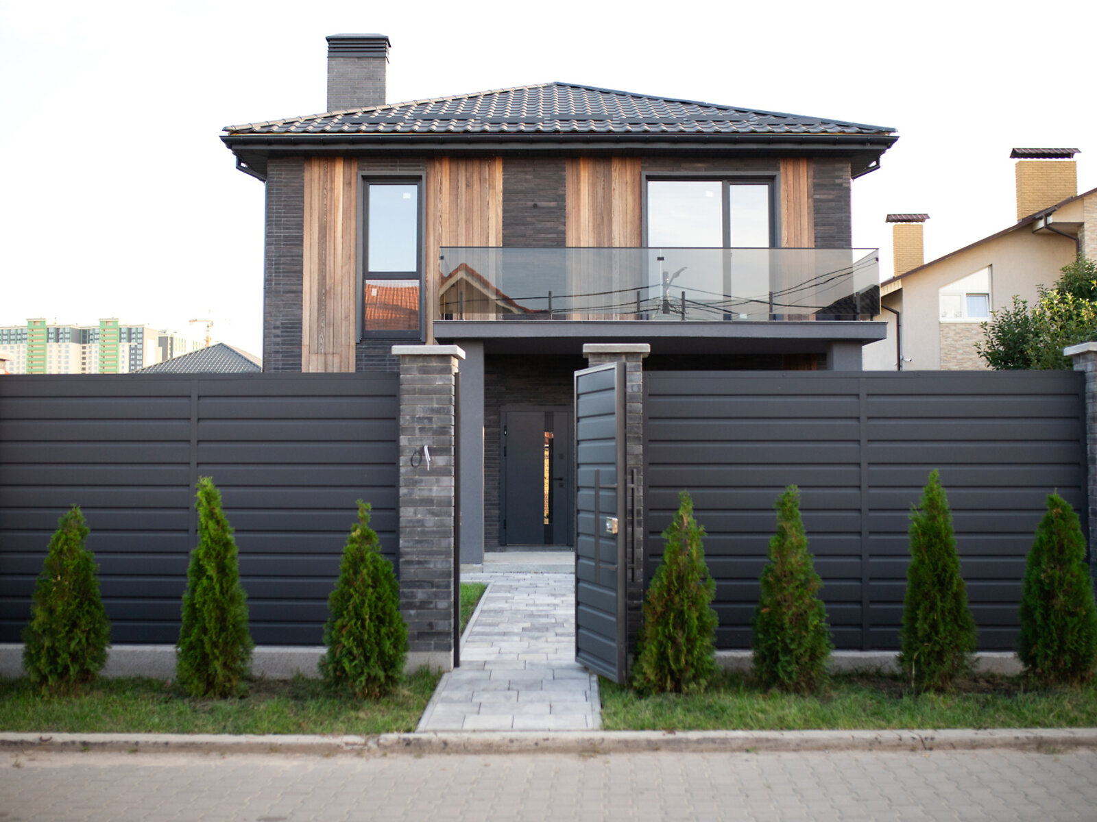 двоповерховий будинок з опаленням, 200 кв. м, цегла. Продаж в Києві, район Жуляни фото 1 двоповерховий будинок з опаленням, 200 кв. м, цегла. Продаж в Києві, район Жуляни фото 1