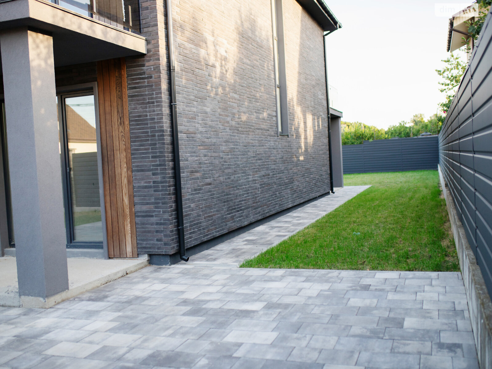 двоповерховий будинок з опаленням, 200 кв. м, цегла. Продаж в Києві, район Жуляни фото 1 двоповерховий будинок з опаленням, 200 кв. м, цегла. Продаж в Києві, район Жуляни фото 1